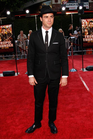 Illustration for article titled Everyone In Hollywood Hits Up Tropic Thunder Premiere, Looks Bad